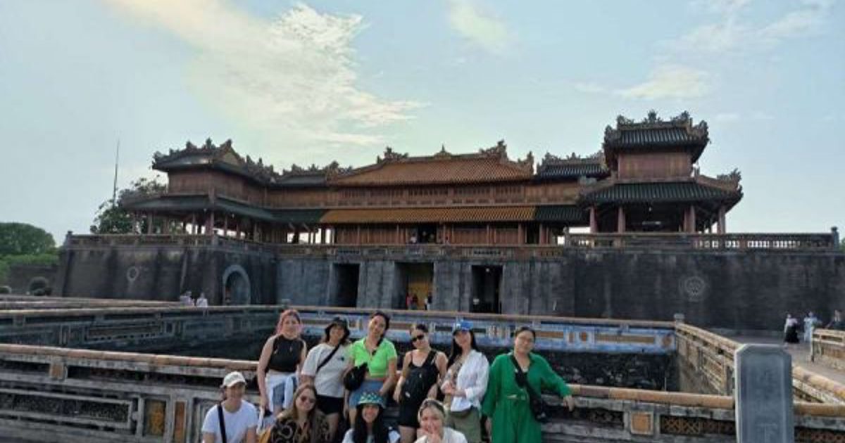 HUE IMPERIAL CITADEL WALKING TOUR - Small group tour